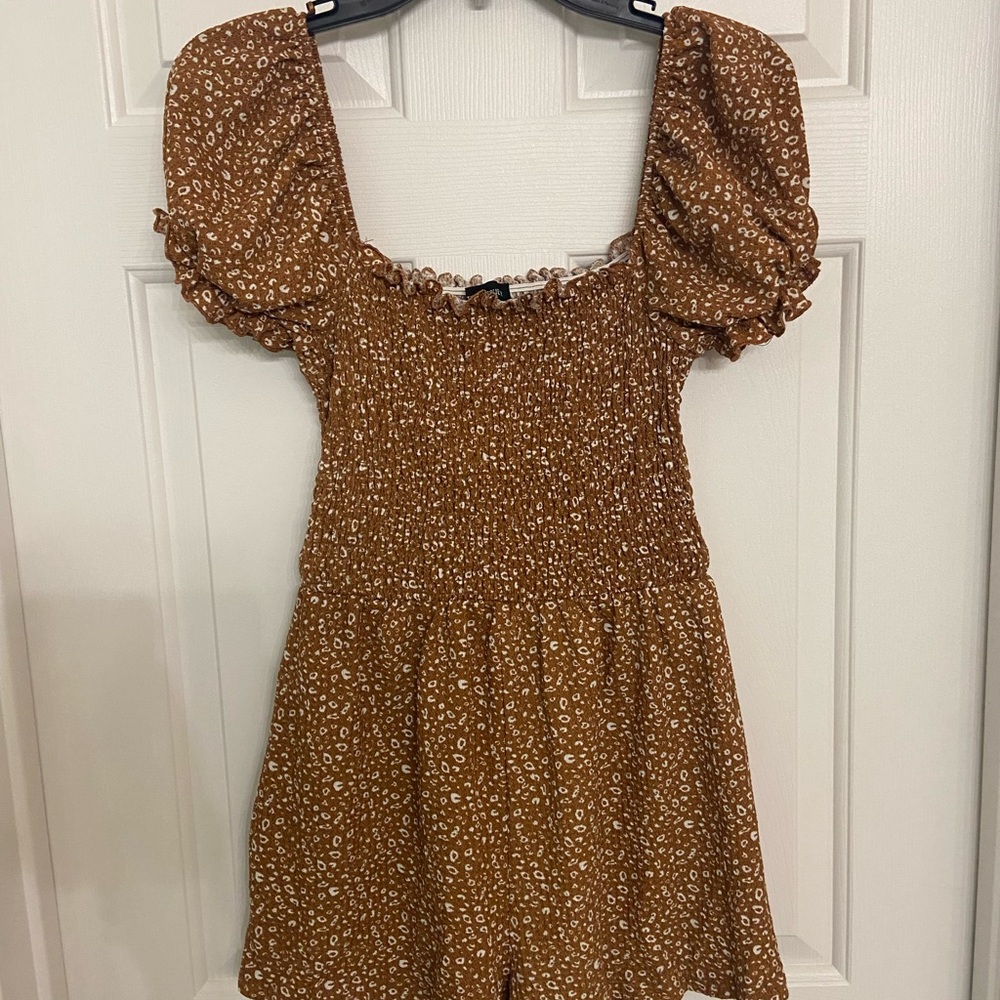 Streetwear Society Tan and White Smocked Romper